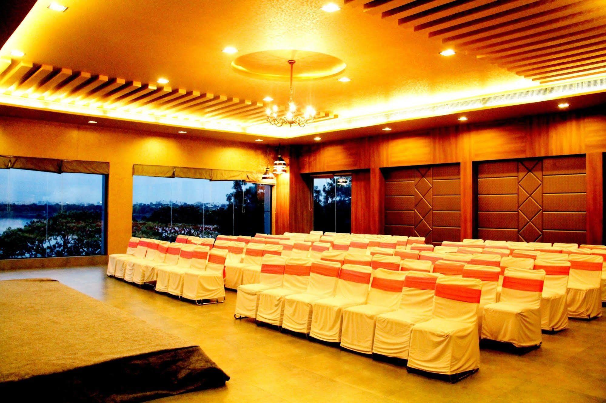 ​Justa Hyderabad Hotel Exterior photo