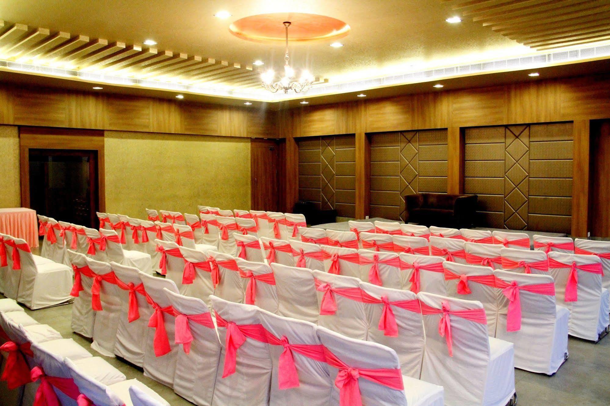 ​Justa Hyderabad Hotel Exterior photo